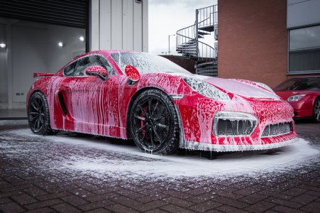 Porsche Cayman GT4 Red March 2016-9205.jpg